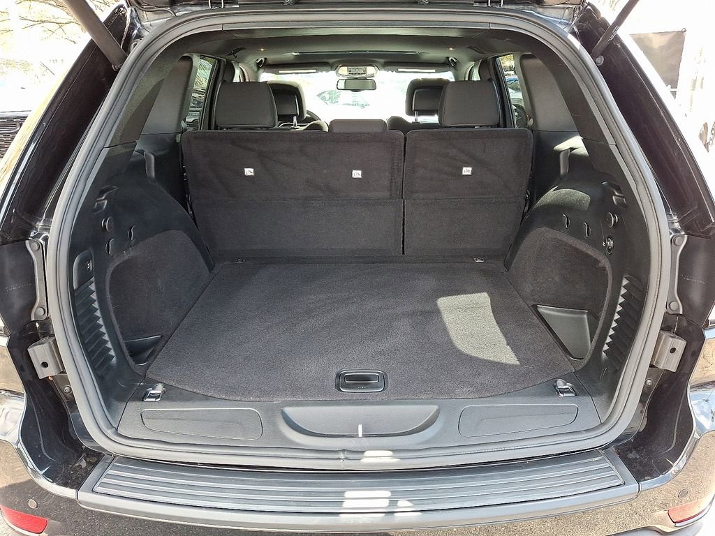 Used 2016 Jeep Grand Cherokee Laredo 75th Anniversary image 29