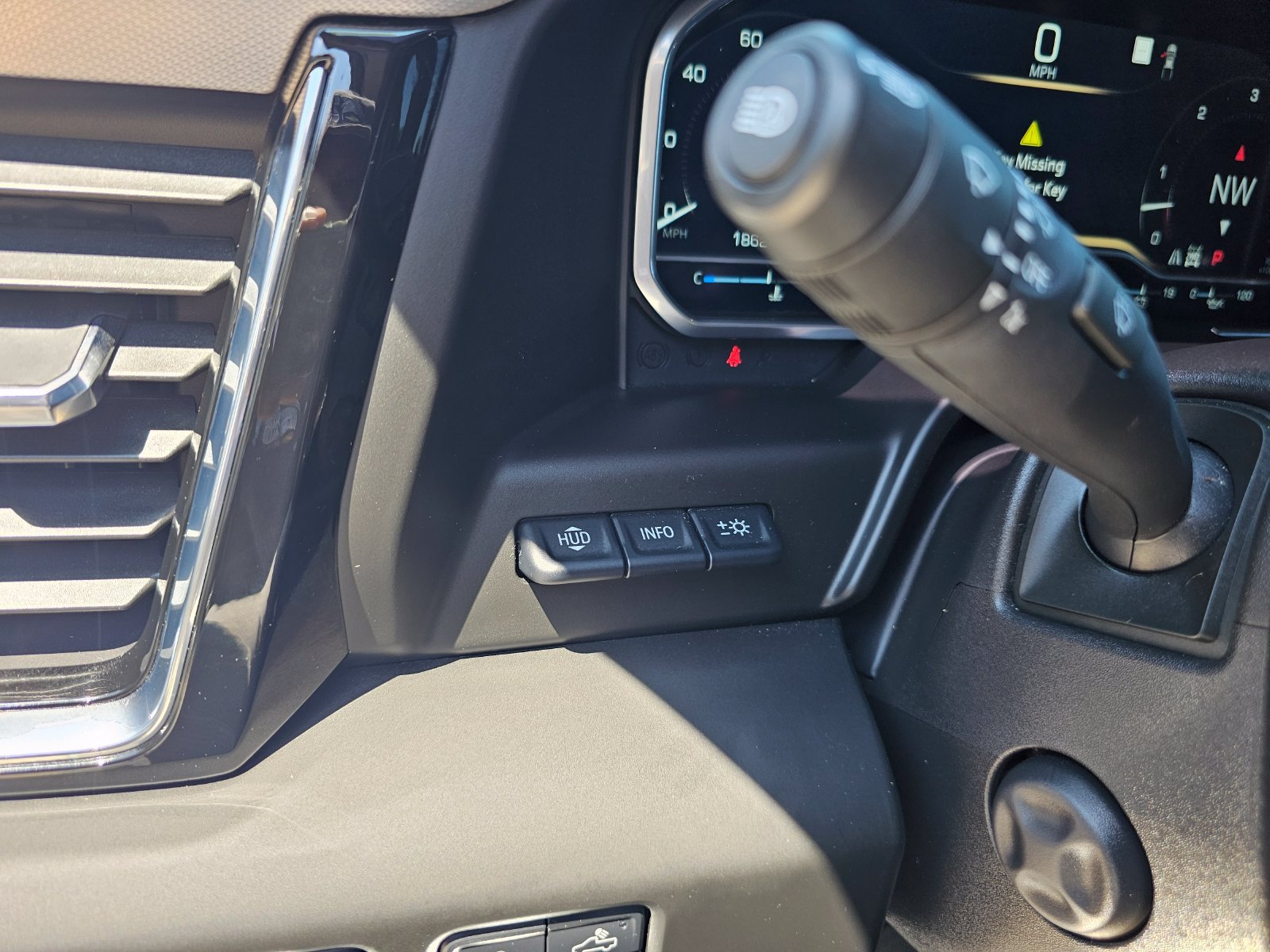 Used 2023 GMC Sierra 1500 Denali w/ Technology Package AWD/4WD image 17