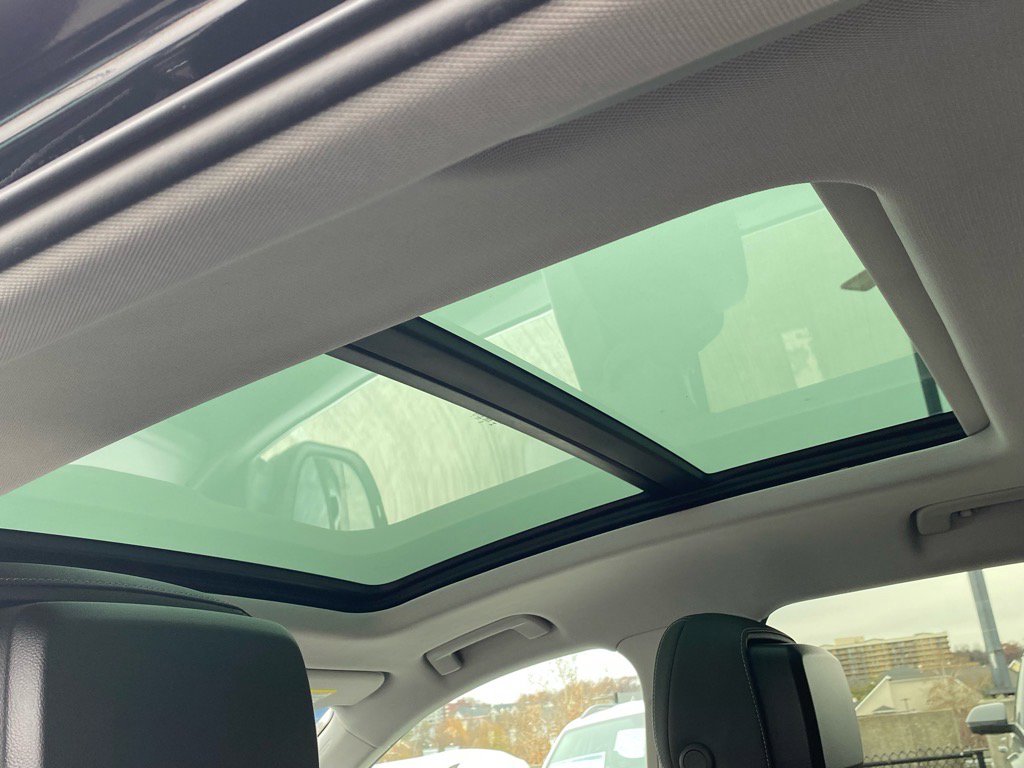 Used 2022 Audi e-tron Premium image 22