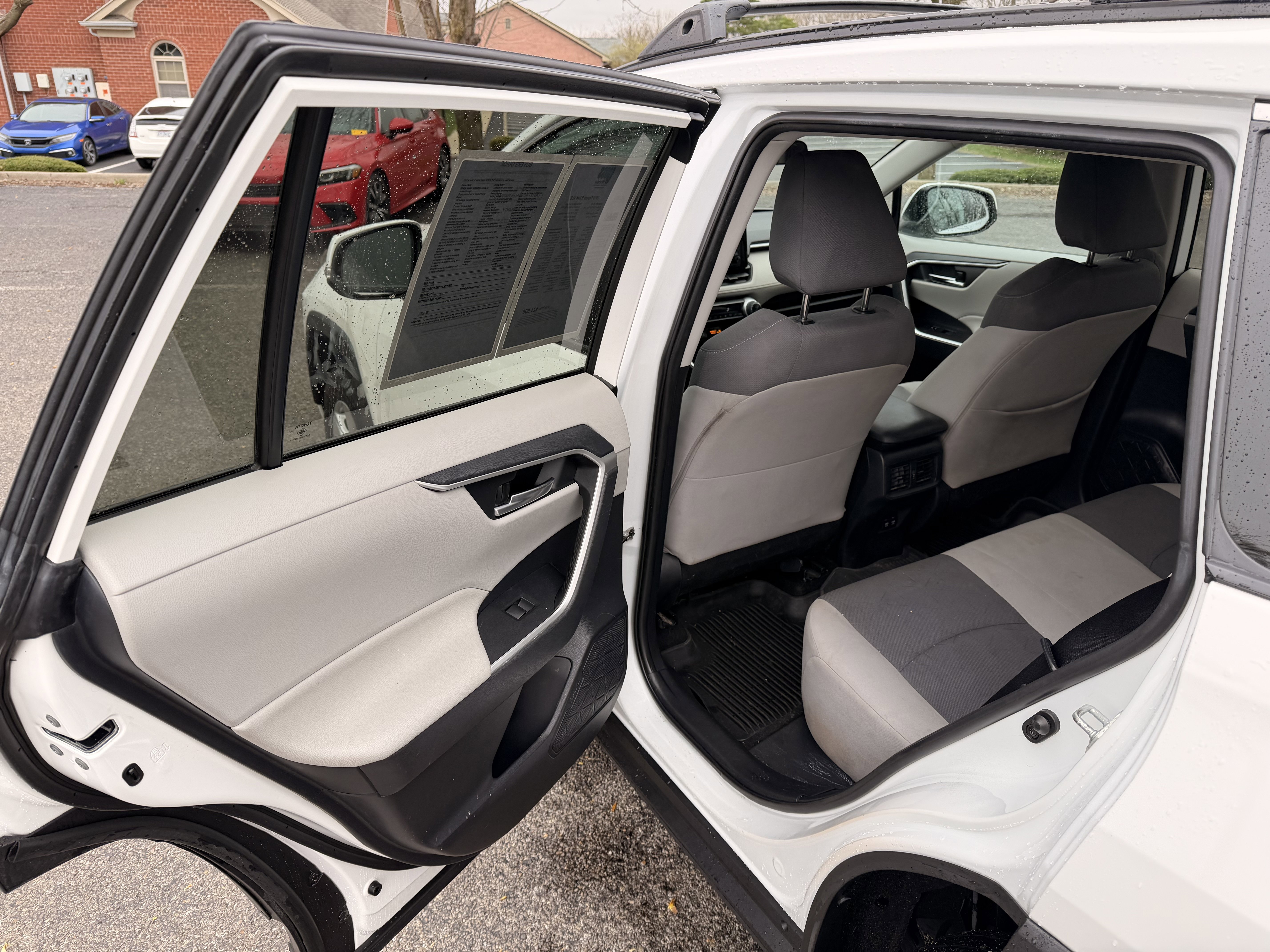 Used 2019 Toyota RAV4 XLE w/ Convenience Package AWD/4WD image 12