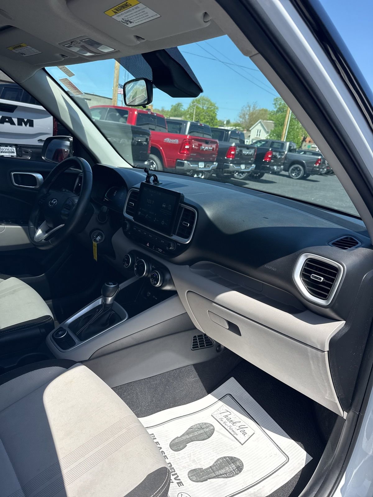 Used 2023 Hyundai Venue SEL w/ Cargo Package image 29