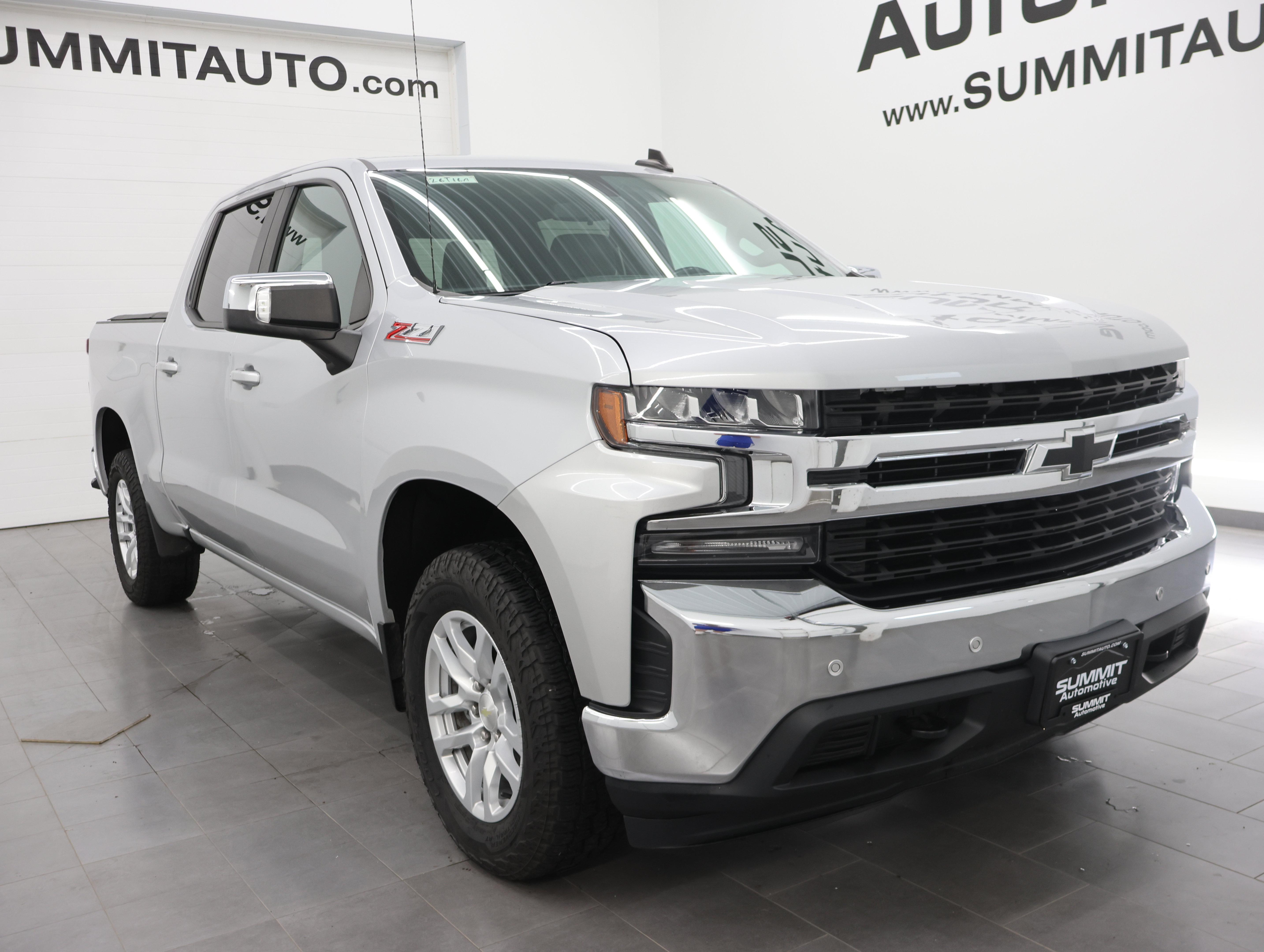 Used 2019 Chevrolet Silverado 1500 LT w/ All-Star Edition AWD/4WD image 2