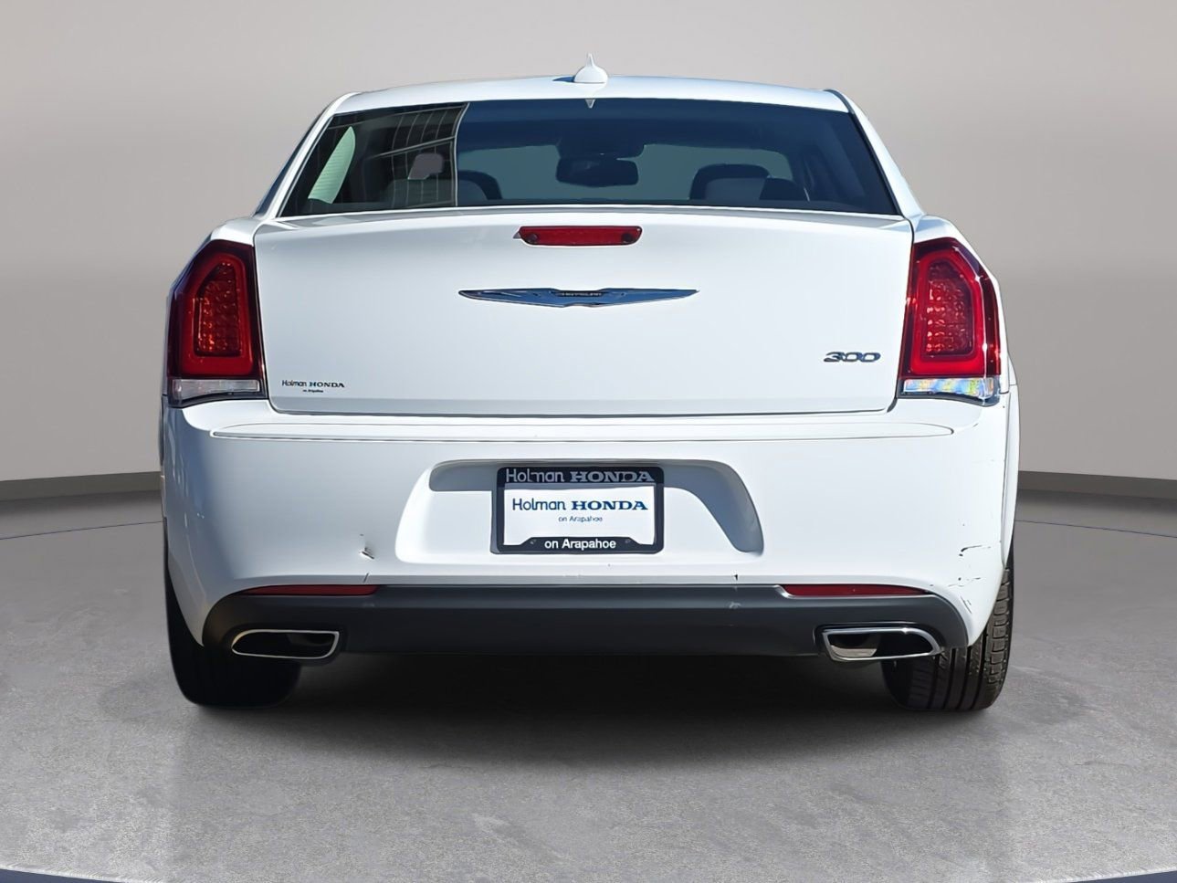 Used 2018 Chrysler 300 Touring w/ Sport Appearance Package image 6