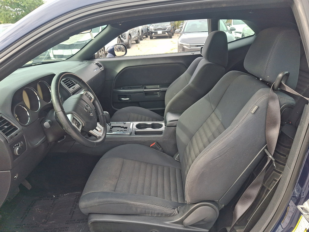 Used 2014 Dodge Challenger SXT RWD image 21