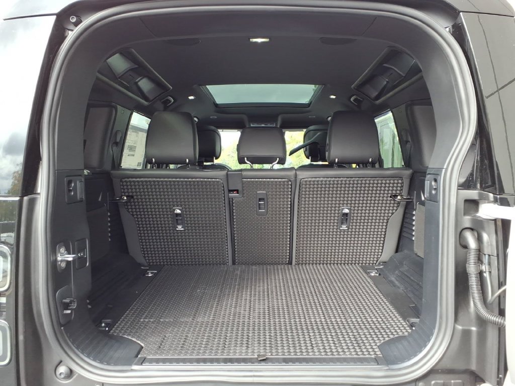 New 2026 Land Rover Defender 110 X-Dynamic SE AWD/4WD image 26