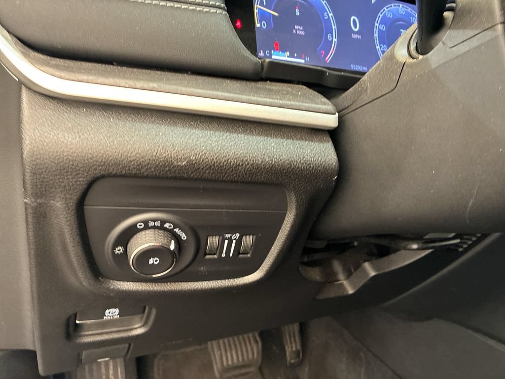 Used 2022 Jeep Grand Cherokee L Limited AWD/4WD image 21