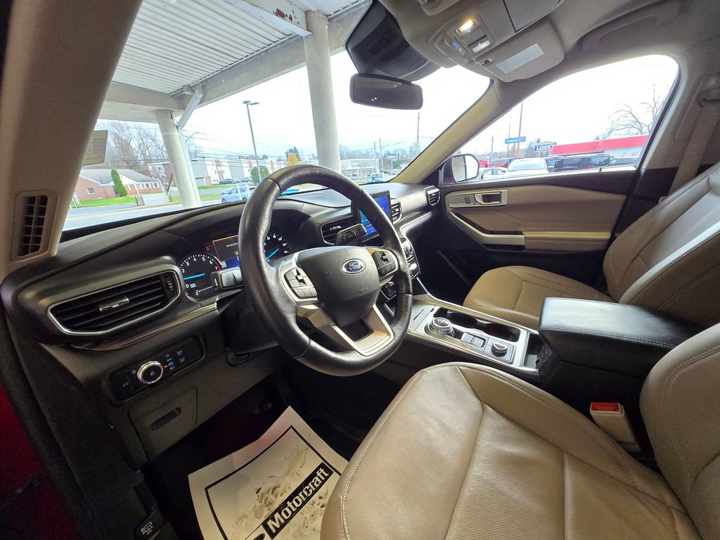 Used 2021 Ford Explorer Limited w/ Equipment Group 301A image 10