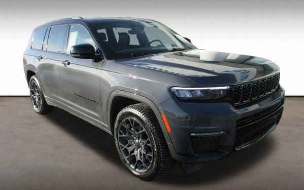 Used 2023 Jeep Grand Cherokee L Summit w/ High Altitude Package AWD/4WD image 1