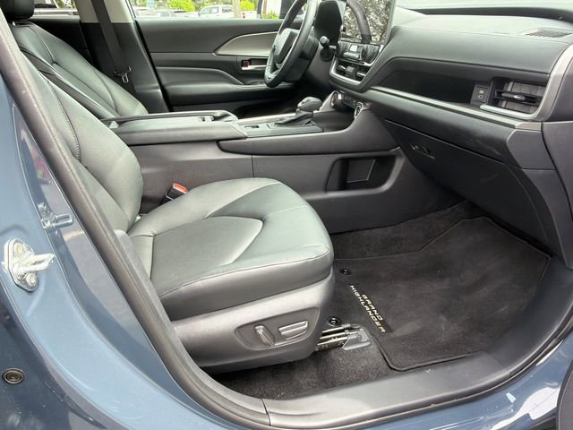 Used 2024 Toyota Grand Highlander XLE image 13