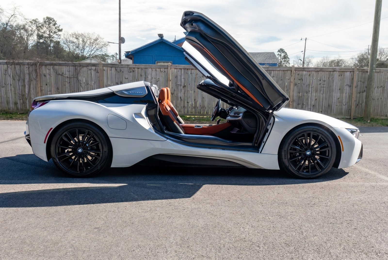Used 2019 BMW i8 Roadster AWD/4WD image 3