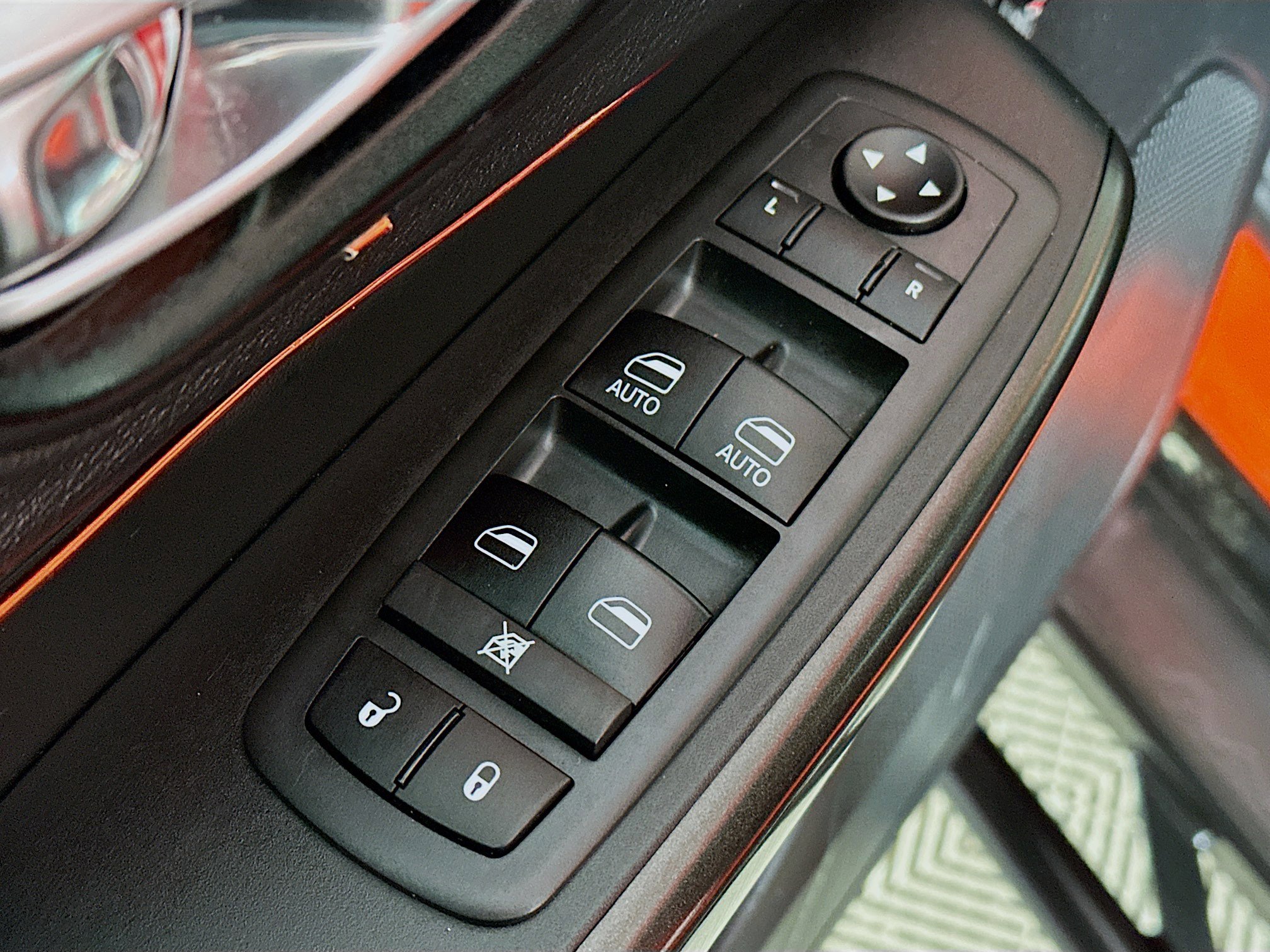 Used 2021 Jeep Cherokee Trailhawk image 17