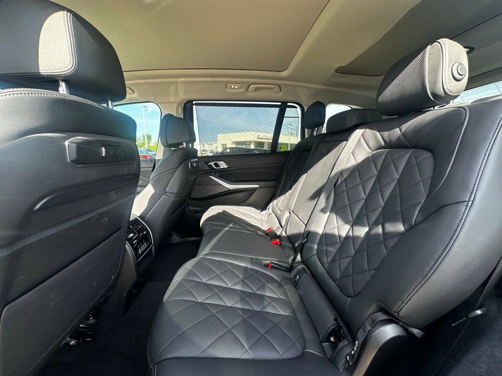 Certified 2024 BMW X7 xDrive40i image 8