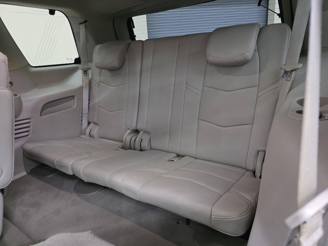 Used 2018 Cadillac Escalade Premium Luxury AWD/4WD image 28