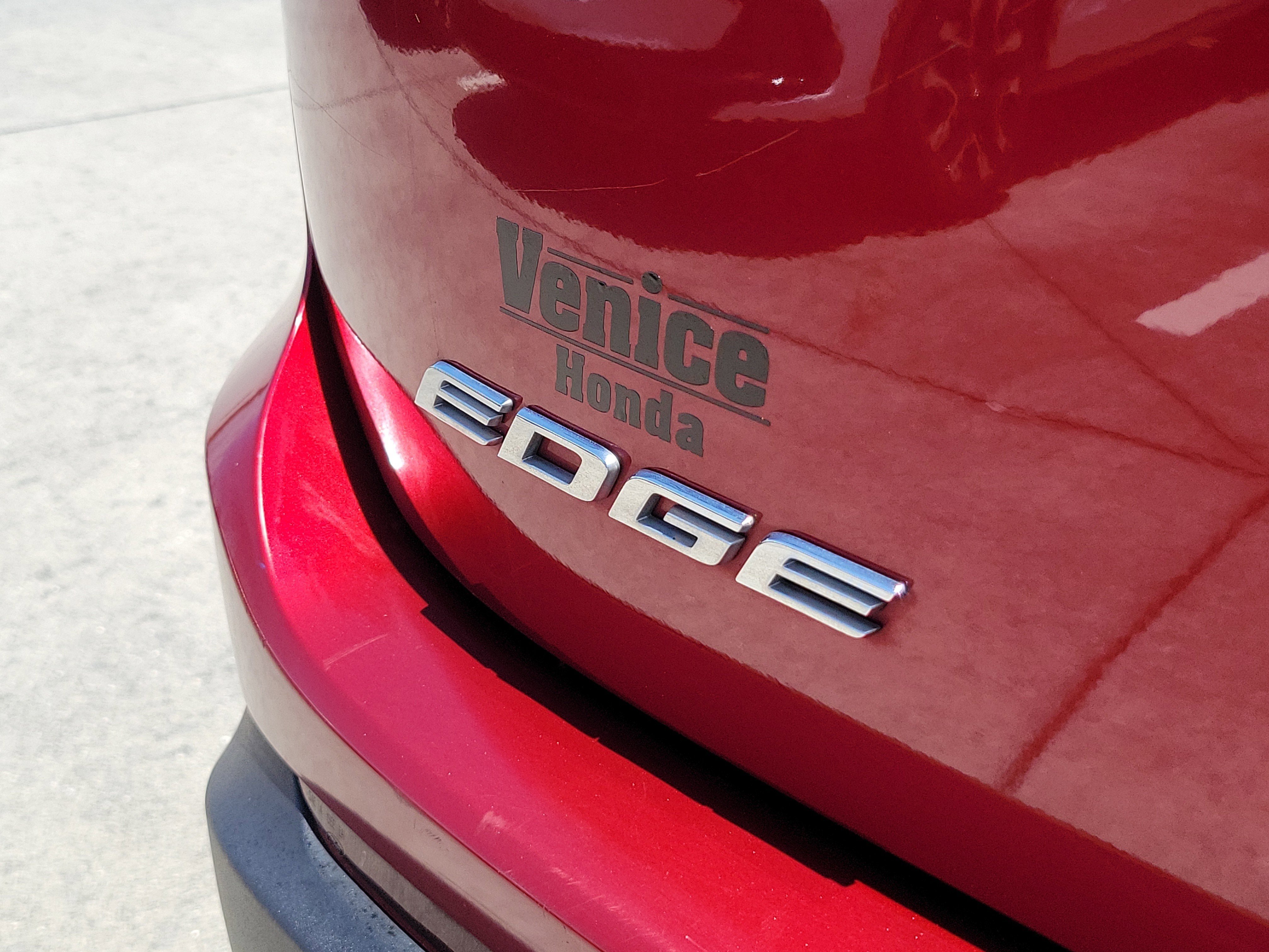 Used 2017 Ford Edge Titanium w/ Equipment Group 302A AWD/4WD image 11