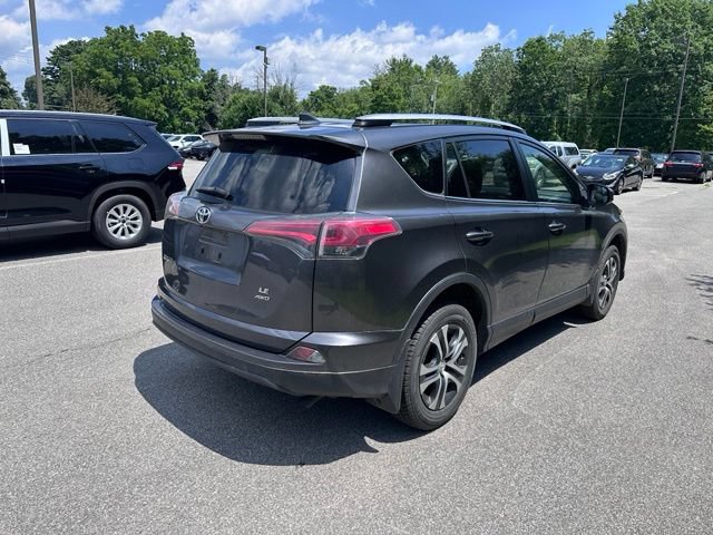 Used 2018 Toyota RAV4 LE AWD/4WD image 3