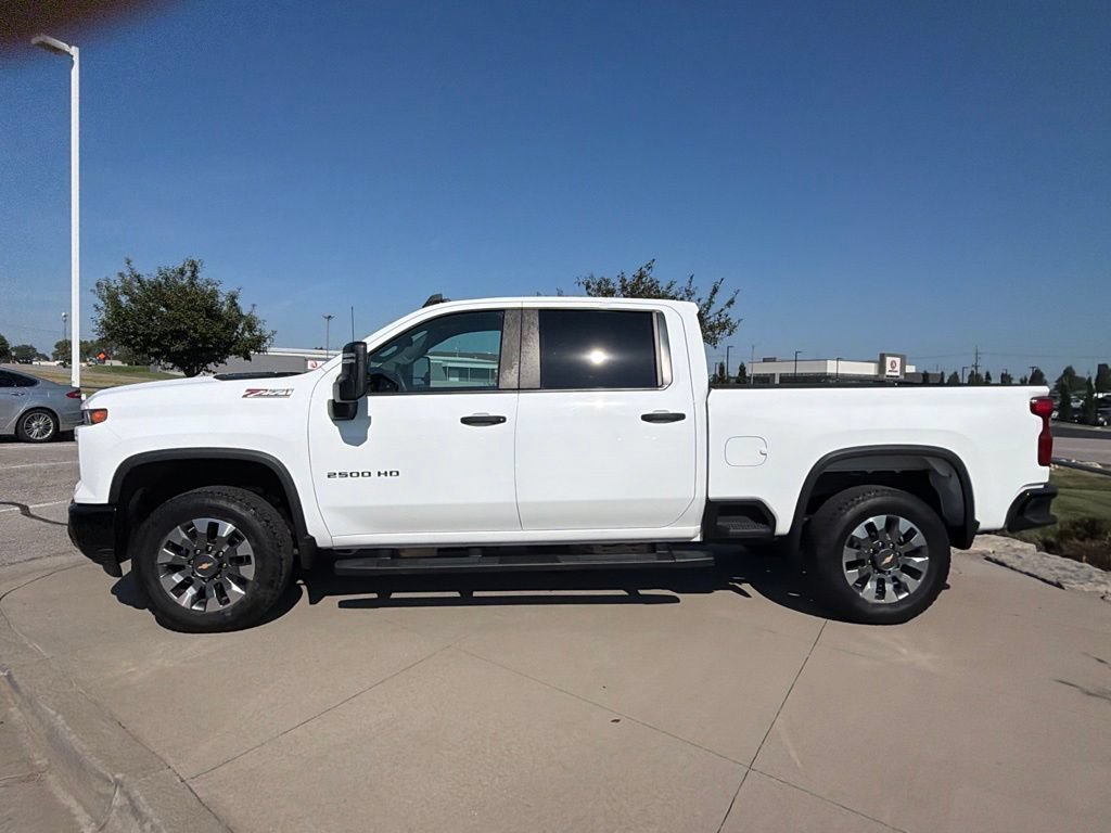 Used 2024 Chevrolet Silverado 2500 Custom w/ Custom Value Package AWD/4WD image 5