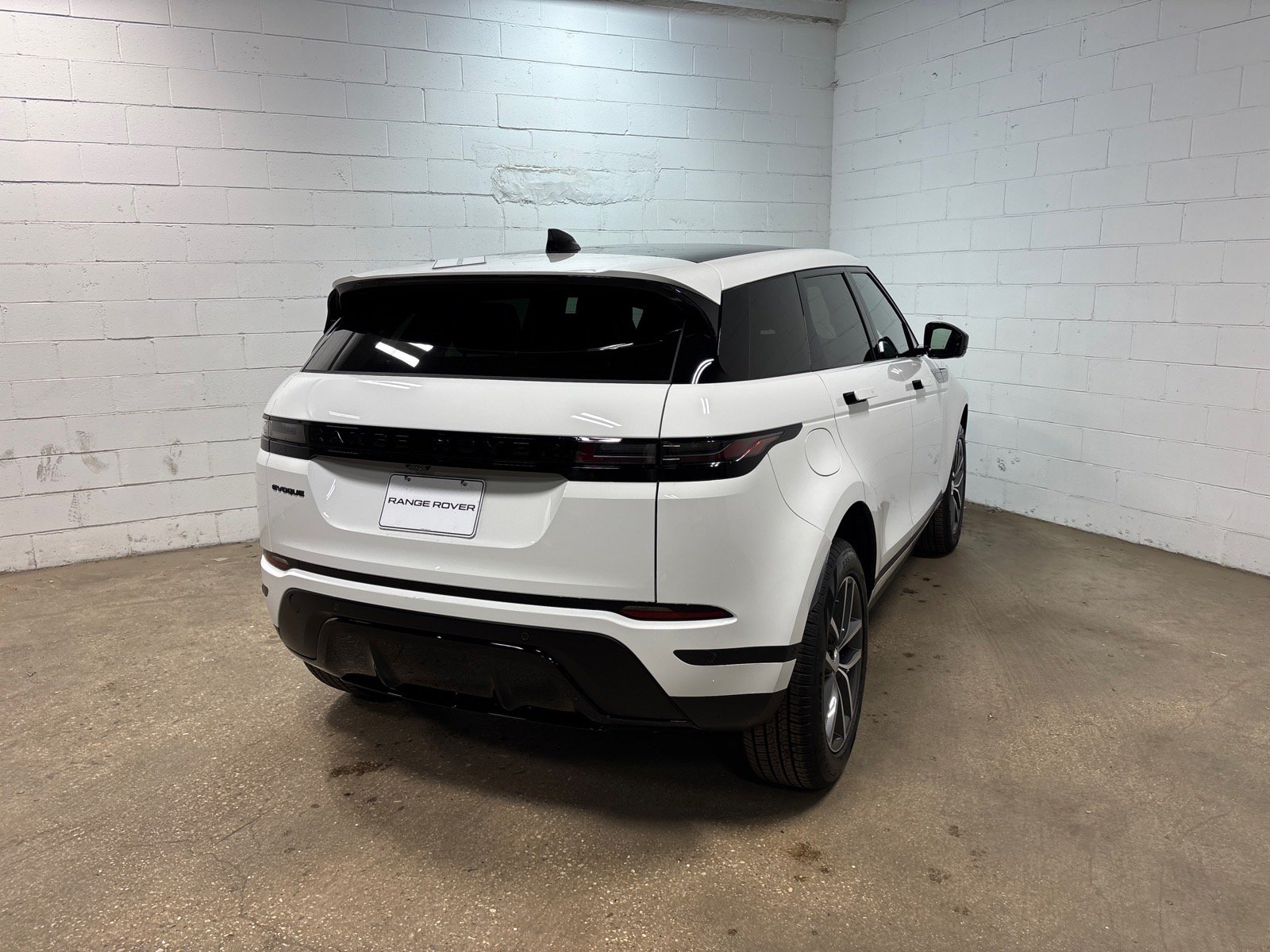 Used 2026 Land Rover Range Rover Evoque S AWD/4WD image 7