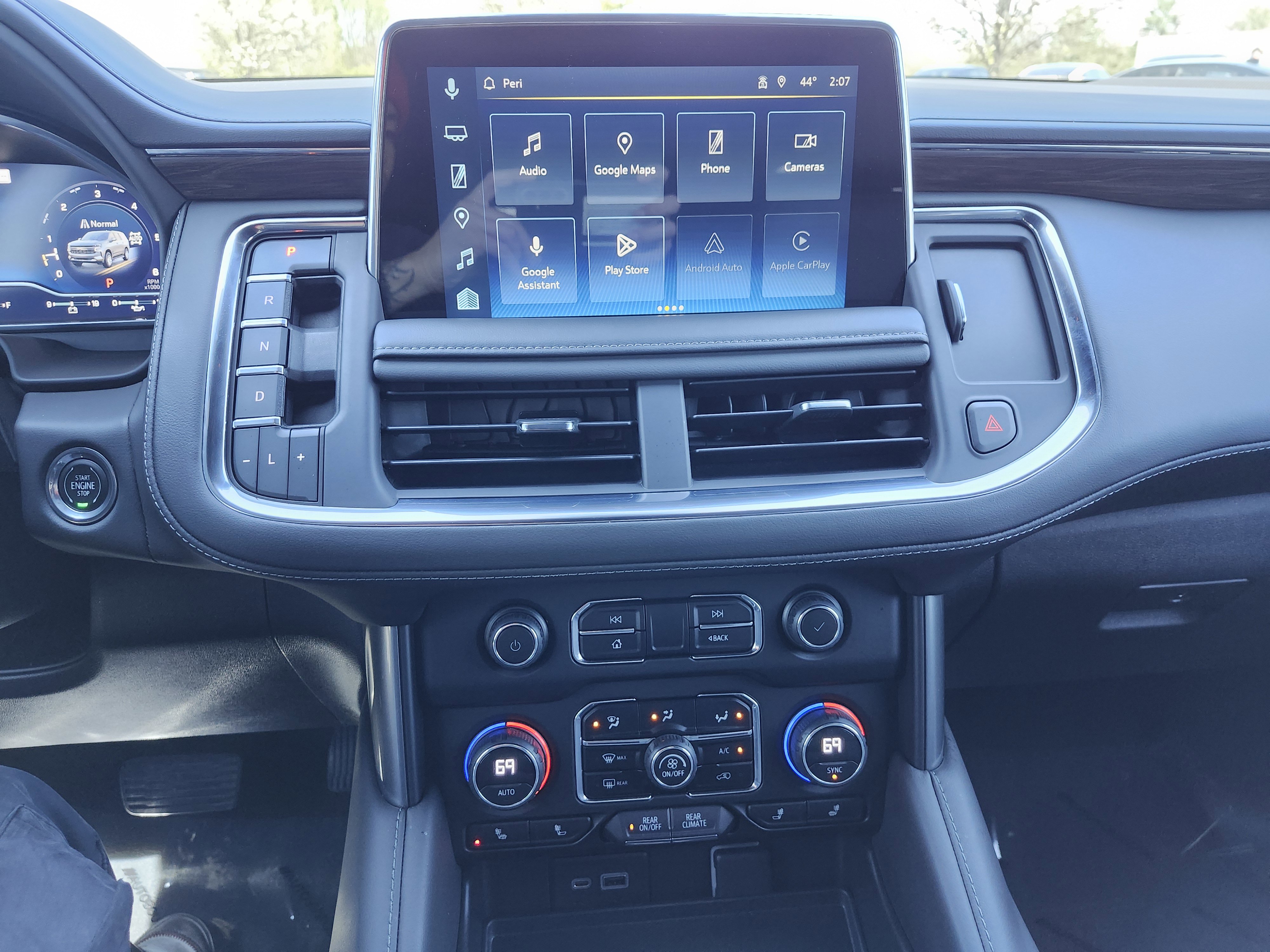 Used 2023 Chevrolet Suburban Z71 w/ Luxury Package image 36