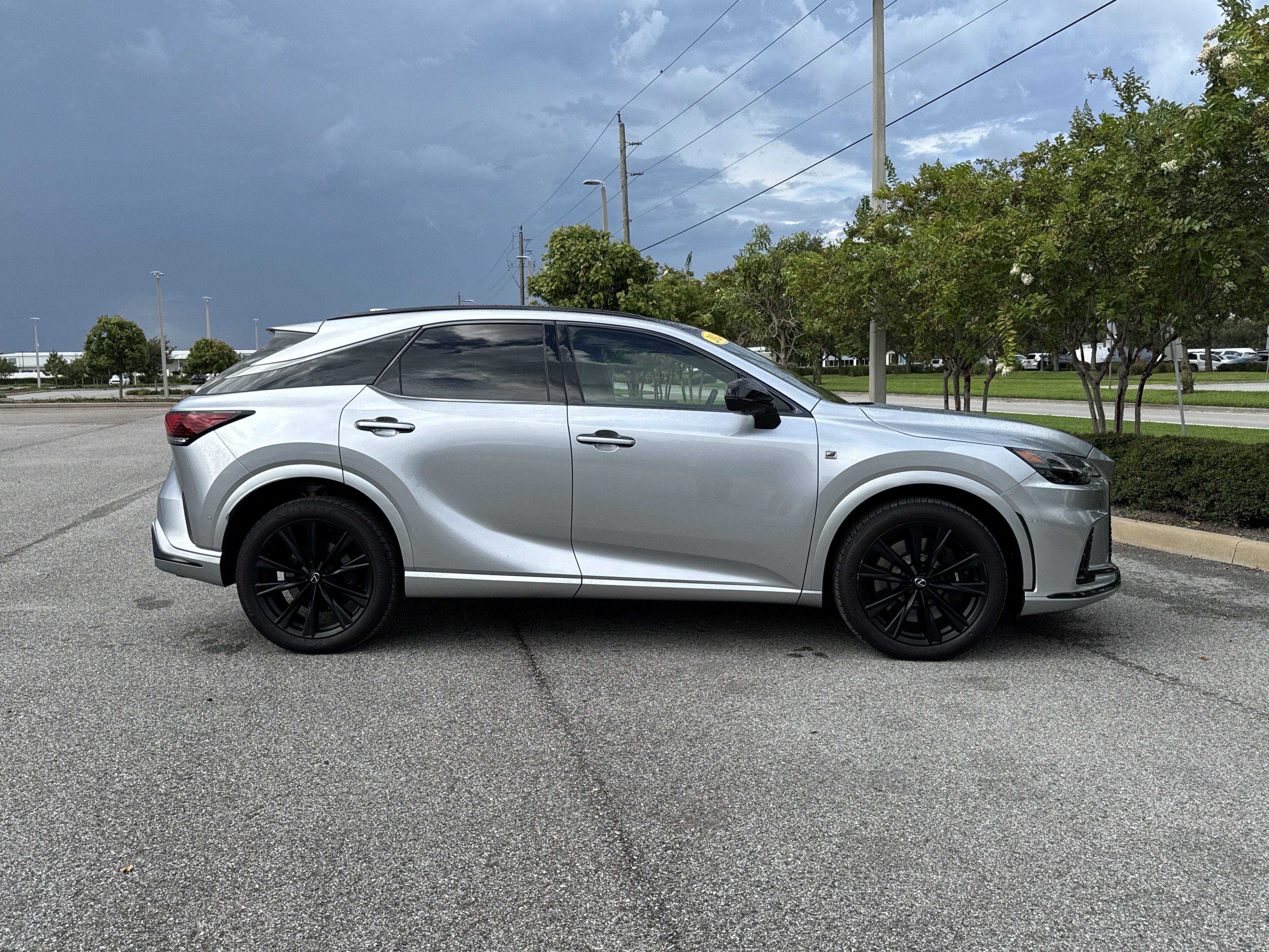 Used 2024 Lexus RX 500h F Sport w/ Convenience Package AWD/4WD image 3
