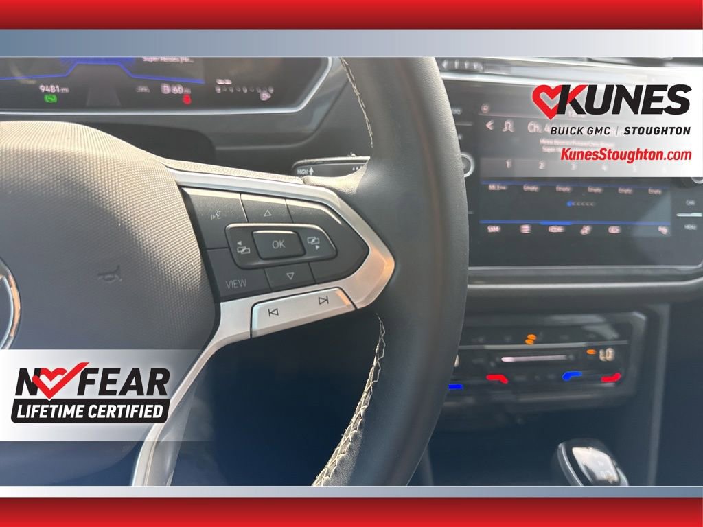 Used 2024 Volkswagen Tiguan SE image 25