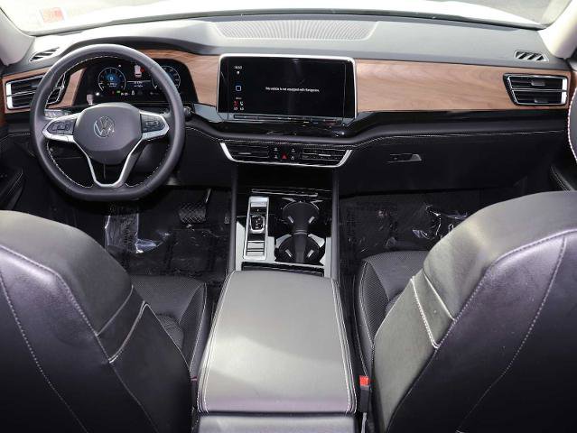 Used 2025 Volkswagen Atlas SE image 31