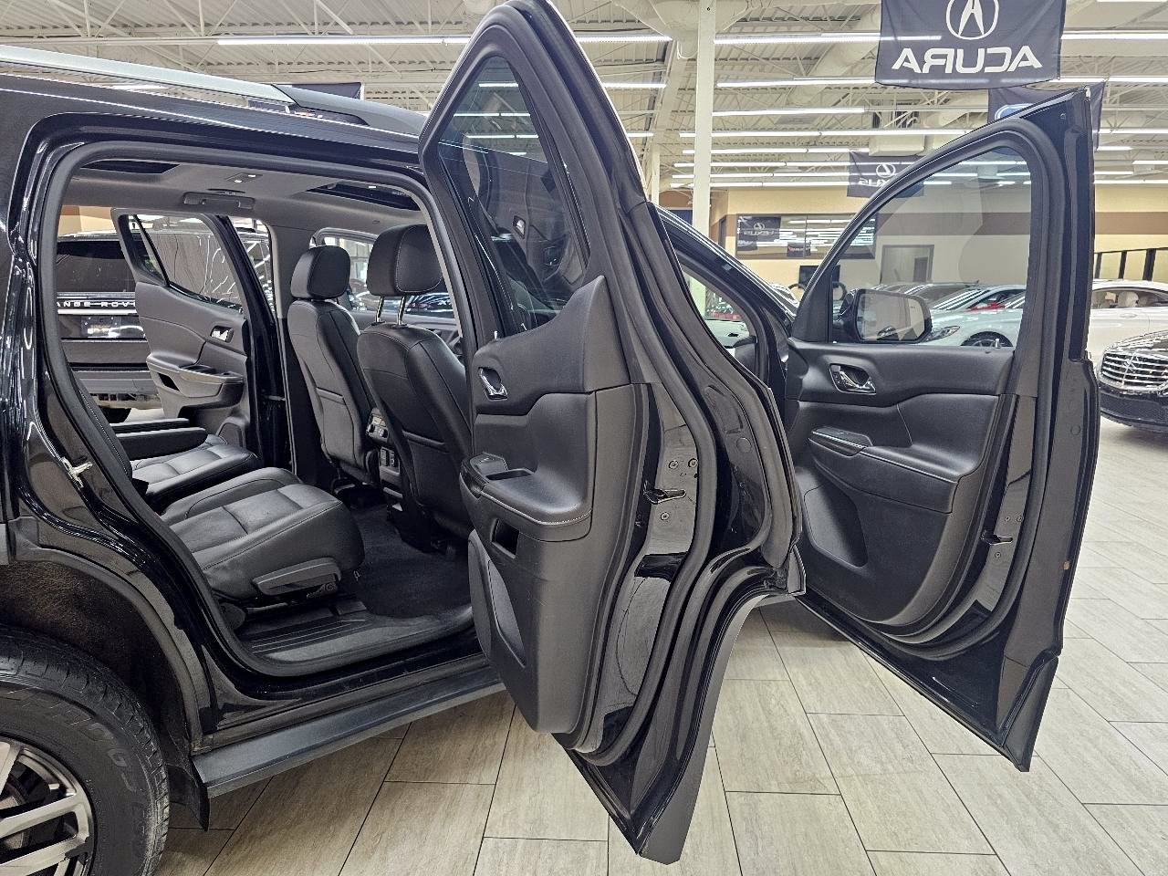 Used 2017 GMC Acadia SLT FWD image 15