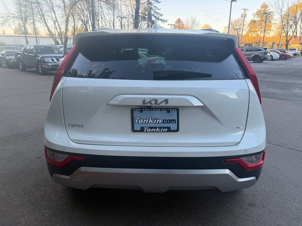 Certified 2025 Kia Niro EX image 4