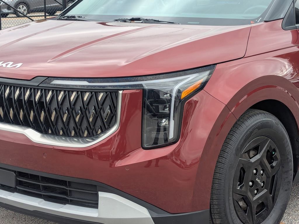 Certified 2025 Kia Carnival image 6