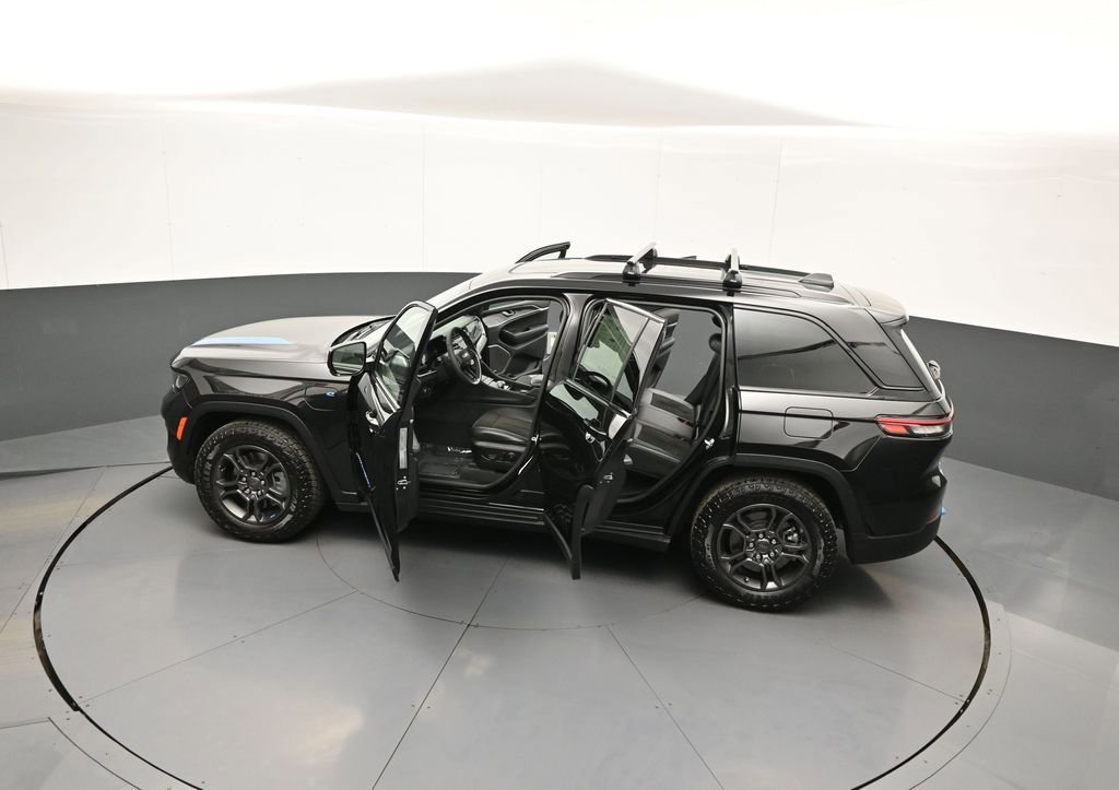 Used 2024 Jeep Grand Cherokee Trailhawk image 45