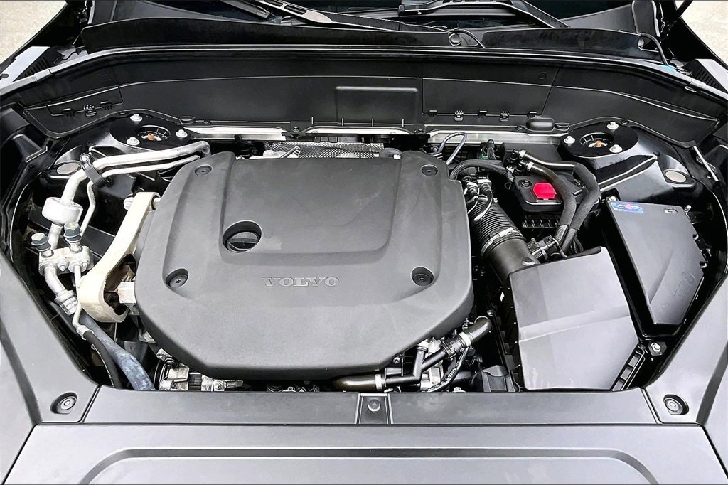 Certified 2023 Volvo XC90 B6 Plus image 30