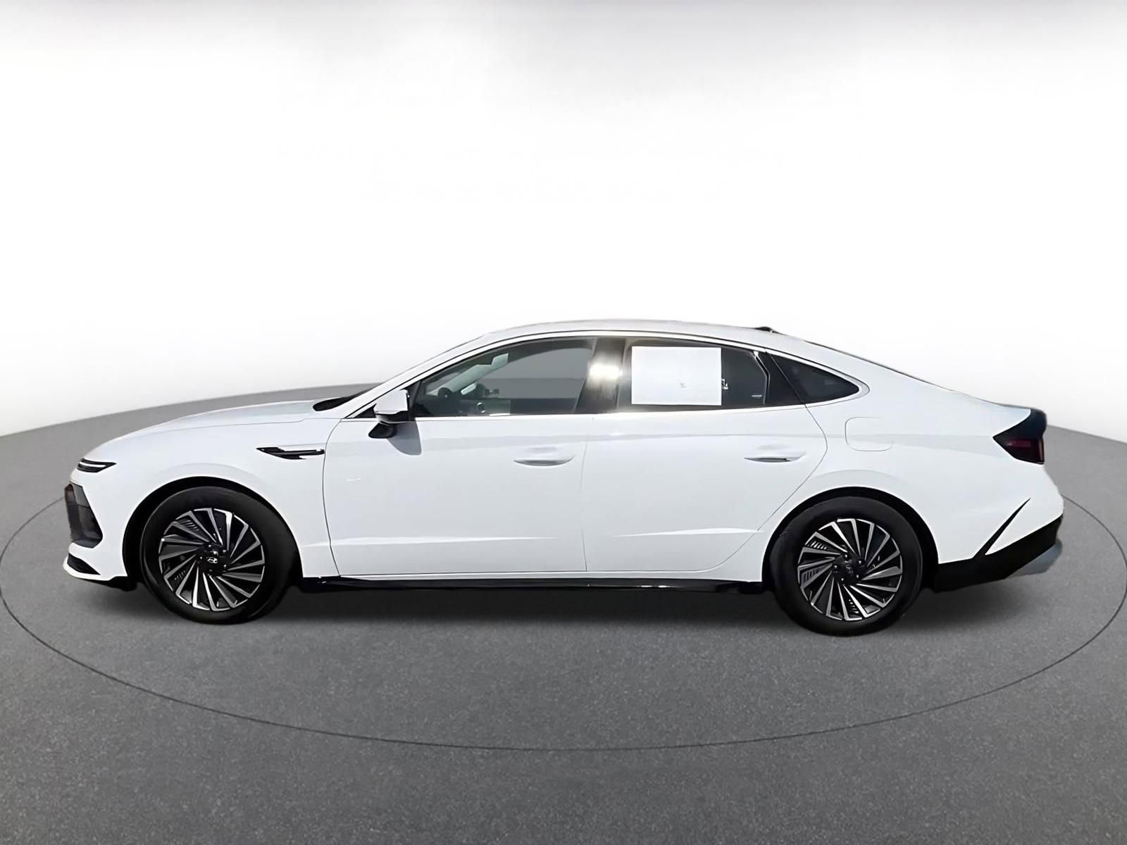 Used 2025 Hyundai Sonata SEL FWD image 9