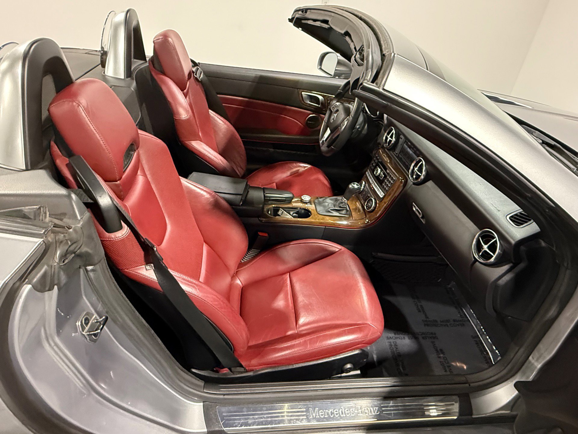 Used 2015 Mercedes-Benz SLK 350 image 43