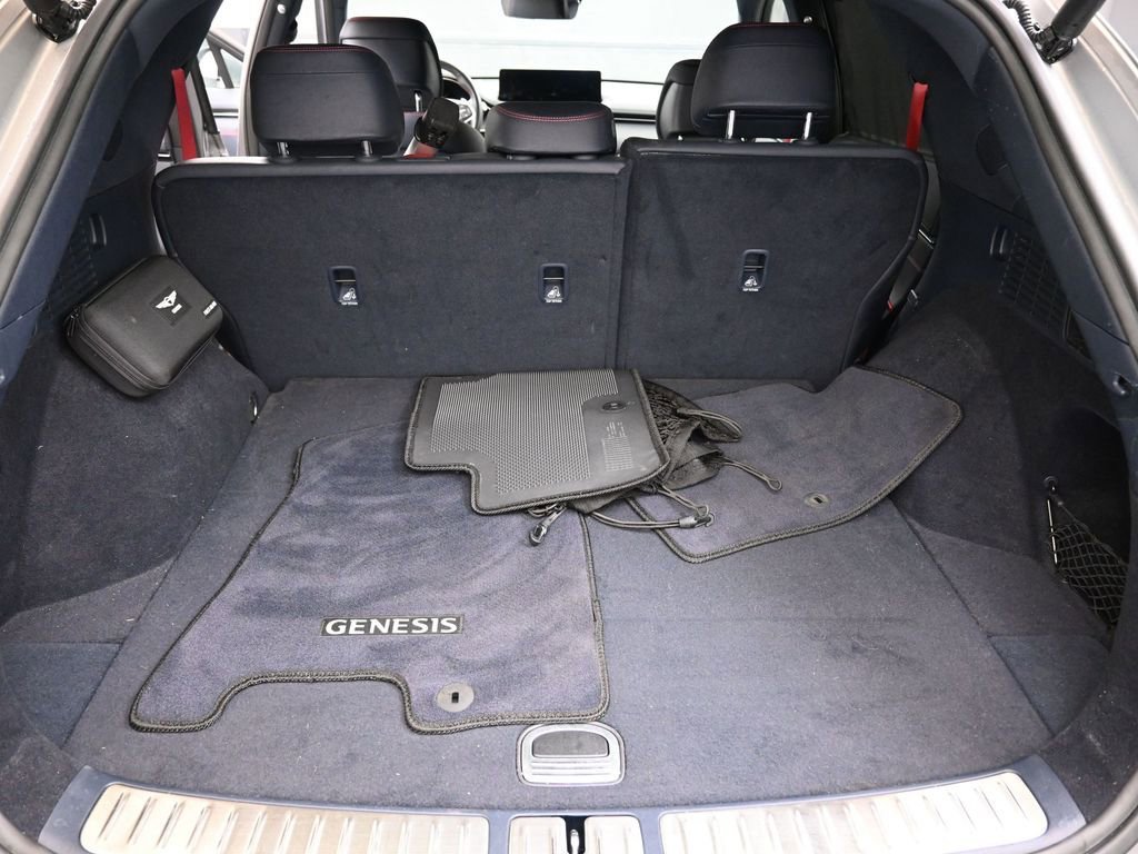 Used 2025 Genesis GV70 2.5T w/ Sport Prestige Package image 19