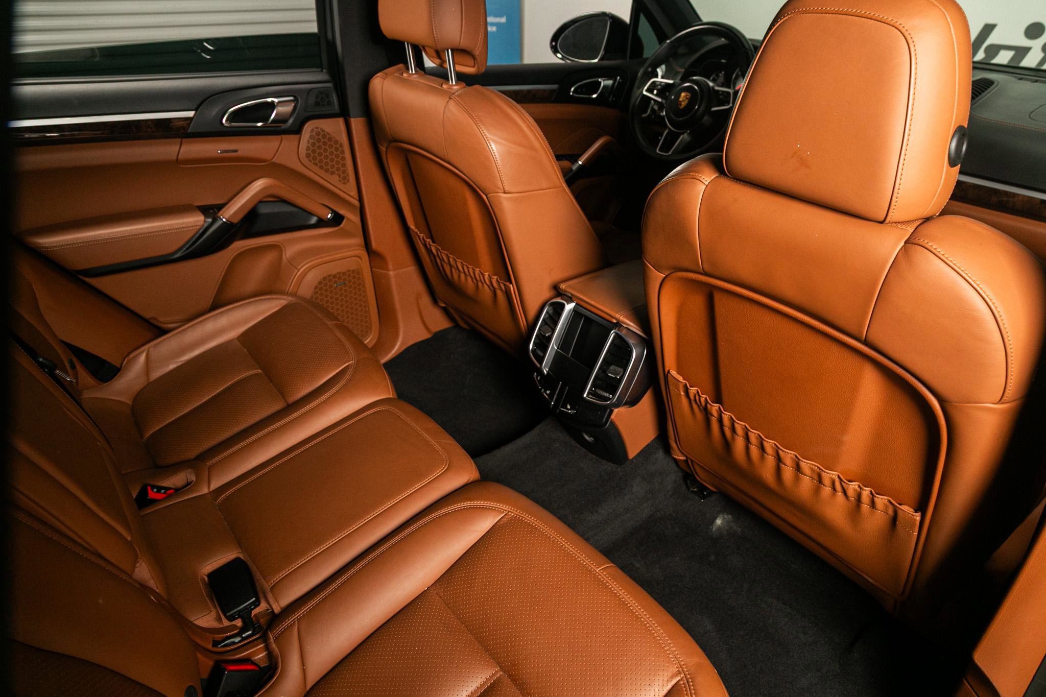 Used 2018 Porsche Cayenne S image 8