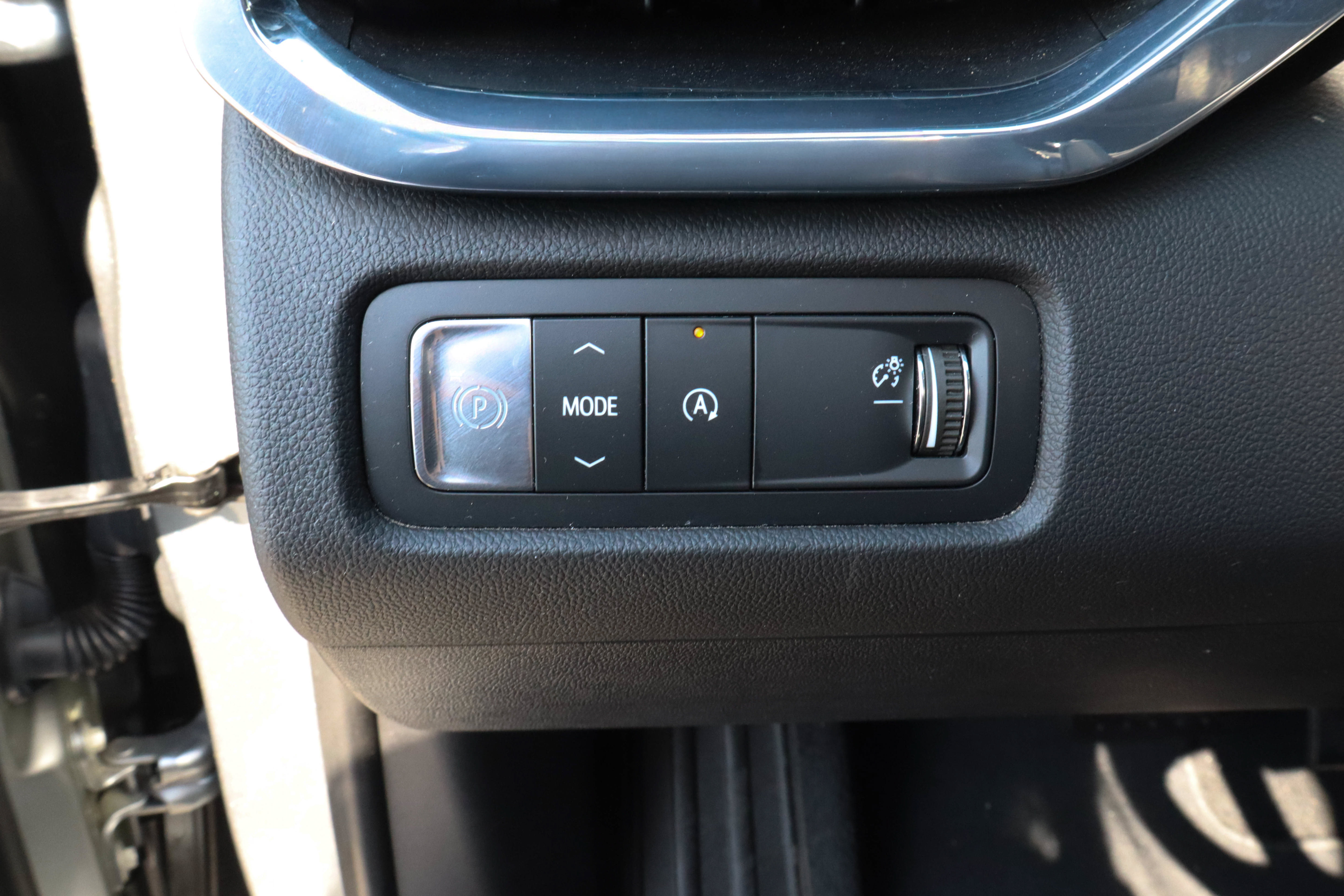 Used 2026 GMC Acadia Elevation w/ Elevation Premium Package FWD image 16