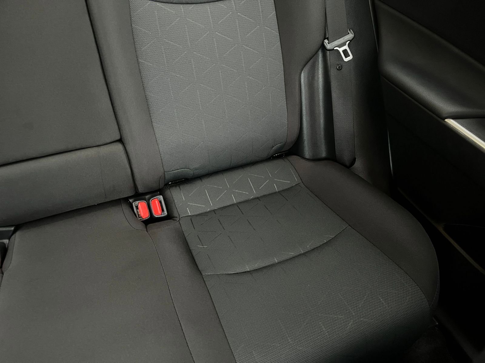 Used 2025 Toyota RAV4 XLE image 39