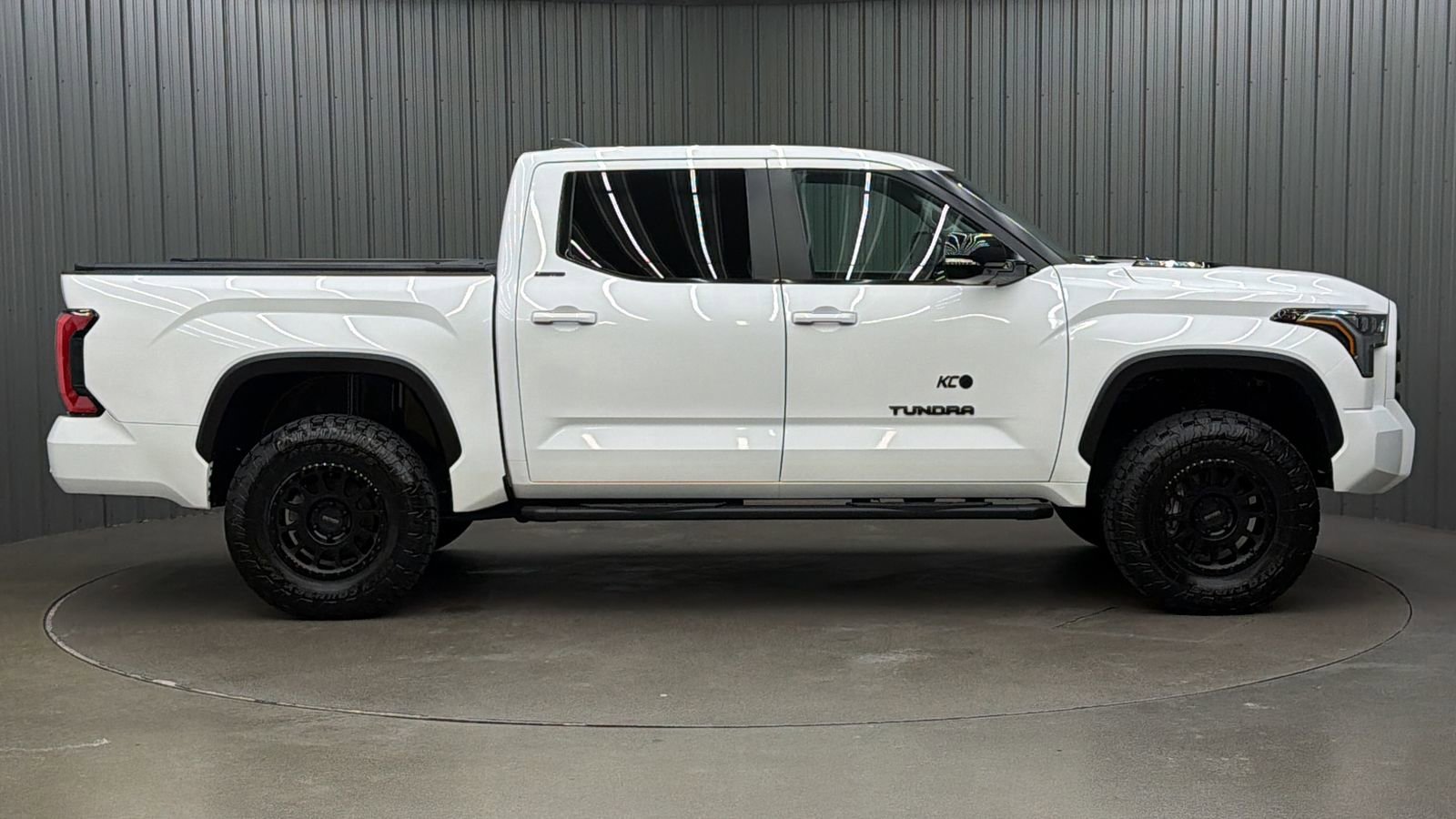 Used 2024 Toyota Tundra Limited image 6