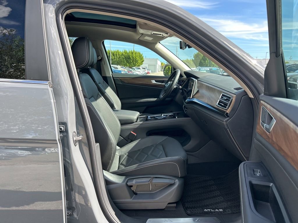 New 2026 Volkswagen Atlas SE FWD image 41