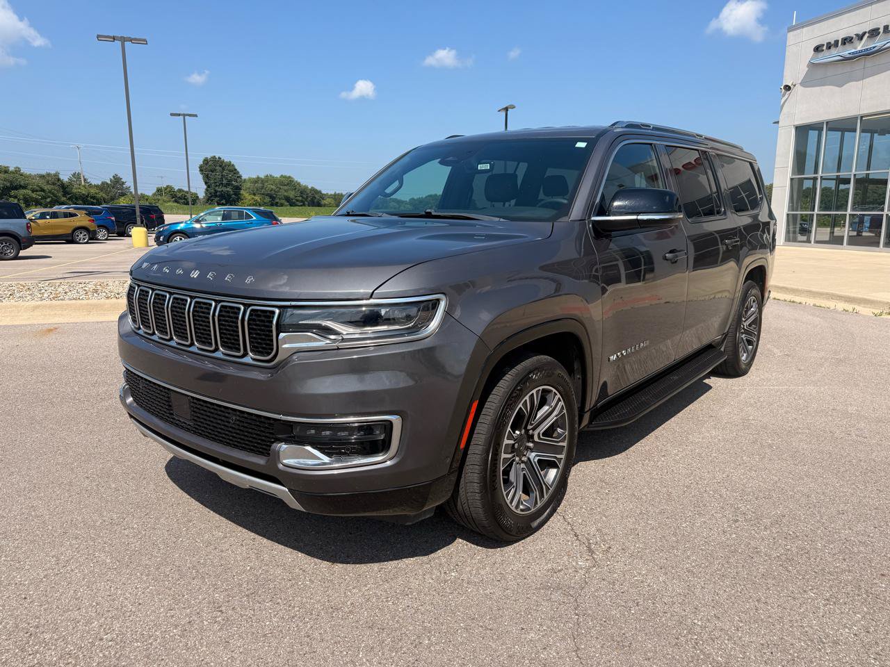 Used 2024 Jeep Wagoneer L Series II w/ Flexible Seating Group AWD/4WD image 7