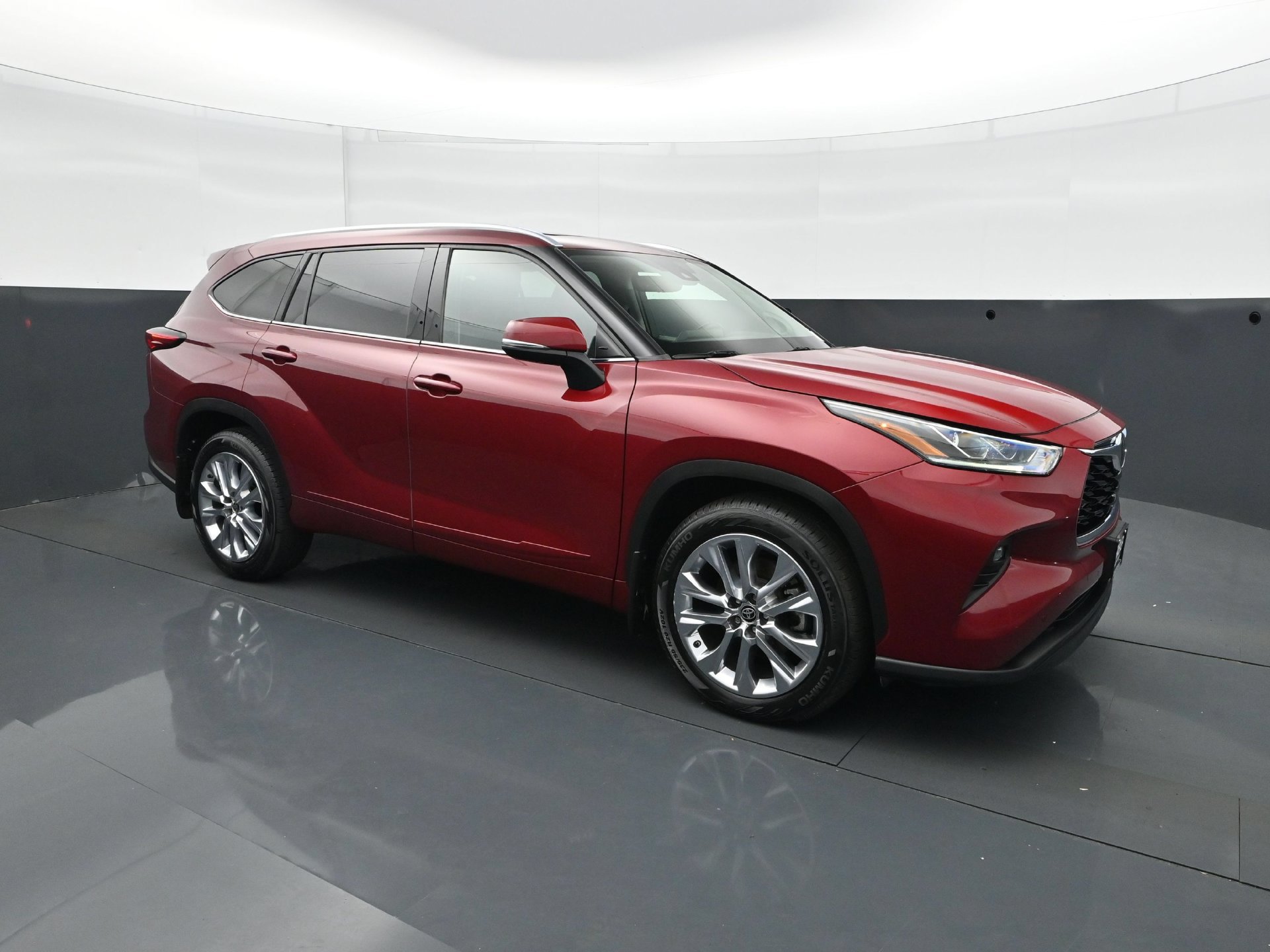 Used 2021 Toyota Highlander Limited AWD/4WD image 9