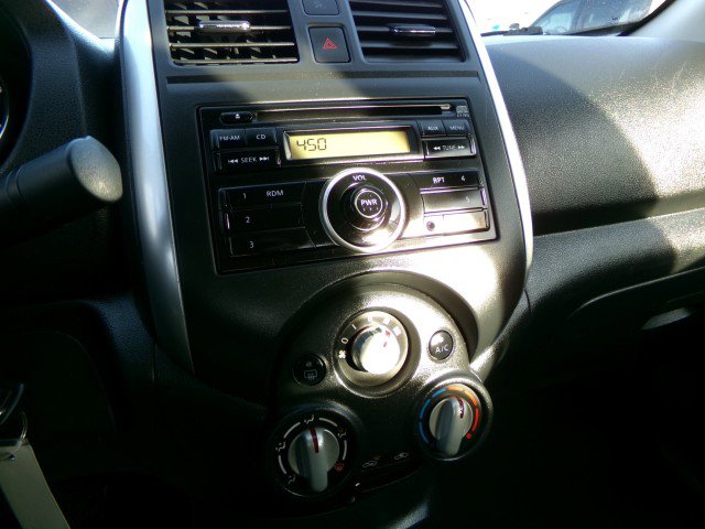 Used 2014 Nissan Versa SV image 19