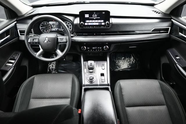 Used 2022 Mitsubishi Outlander ES FWD image 9