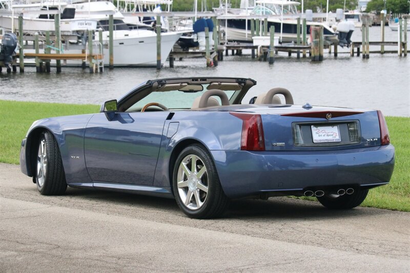 Used 2005 Cadillac XLR RWD image 5