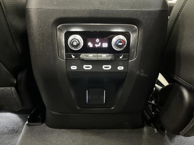 Used 2023 GMC Yukon Denali w/ Denali Reserve Package image 36