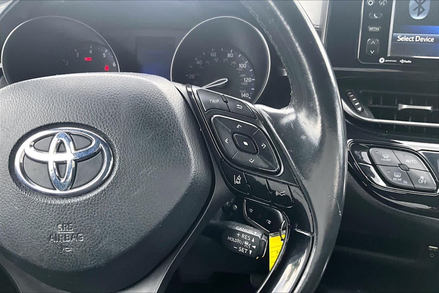 Used 2018 Toyota C-HR XLE FWD image 24