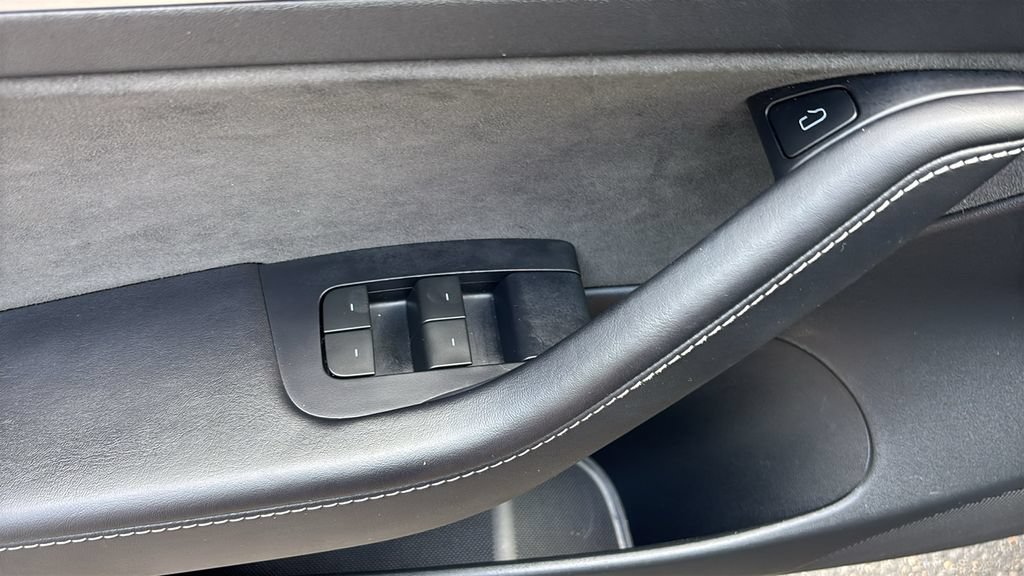 Used 2023 Tesla Model 3 Standard Range RWD image 11