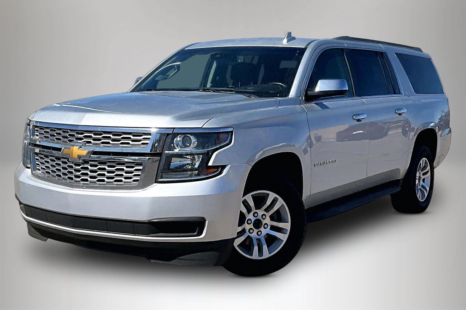 Used 2019 Chevrolet Suburban LT AWD/4WD image 3