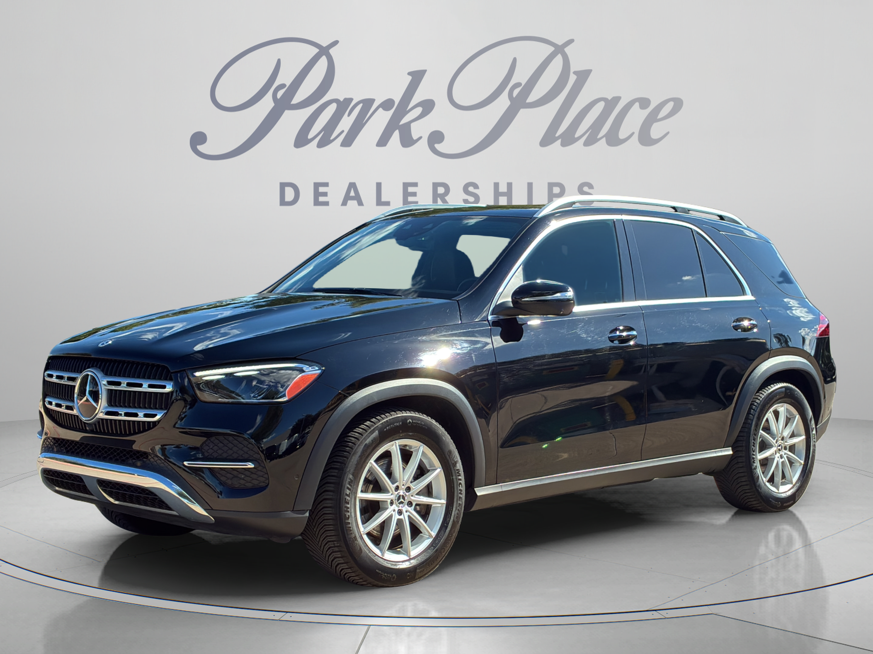 Used 2025 Mercedes-Benz GLE 350 4MATIC image 1