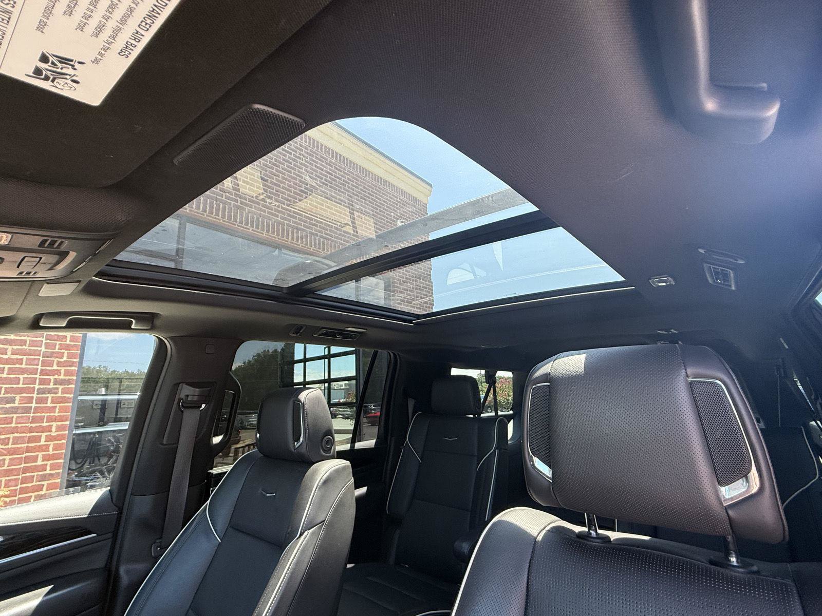 Used 2021 Cadillac Escalade ESV Sport w/ Driver Assist Tech Package AWD/4WD image 18