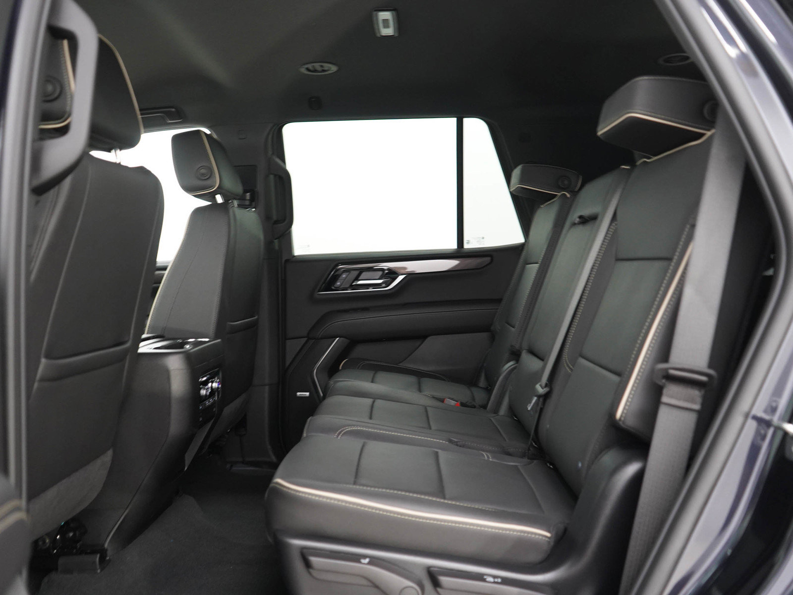 Used 2025 GMC Yukon Elevation AWD/4WD image 19